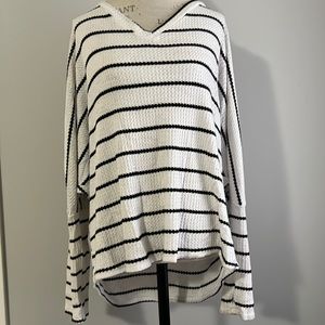 BiBi White & Black Stripe V Neck Long Sleeve Tunic Light Weight Waffle Knit Top